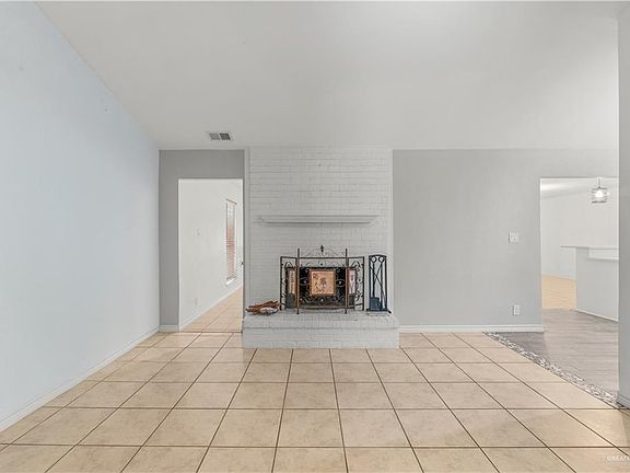 3rd image of 1000 Palm Valley Dr E