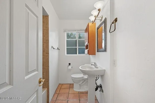 1308 E Spring St — Photo 16
