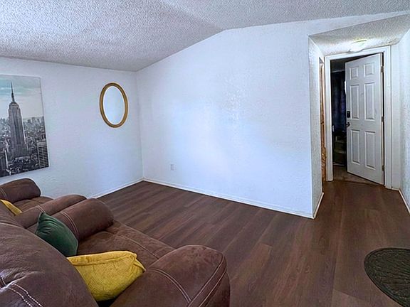 5th image of 57 Cherokee Dr