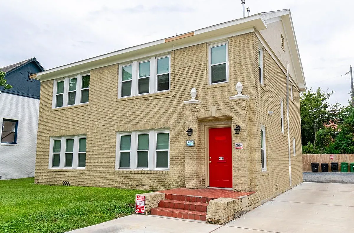 1 bed, 1.0 bath, 2280 sqft, $1,100 — Photo 2