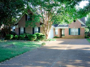 9189 Lakeshore Dr, Olive Branch, MS 38654