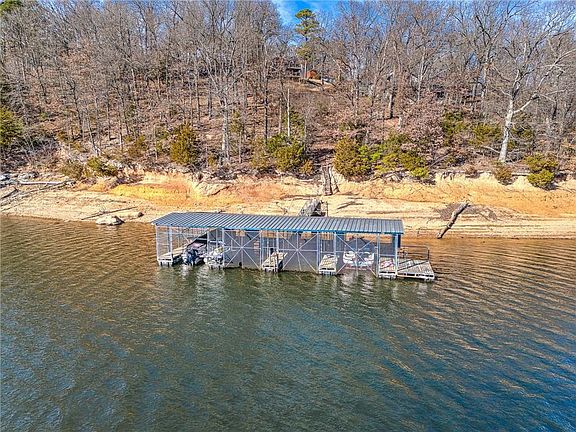 4th image of 8615 White Oak Dr
