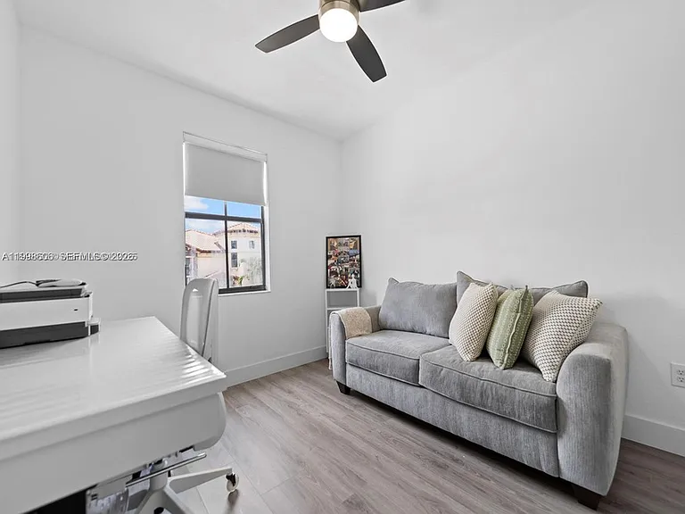 8783 NW 98th Ave — Photo 28