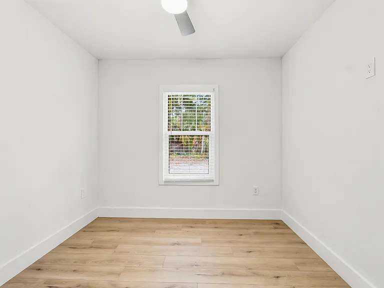 701 W Plaza Pl #C — Photo 18