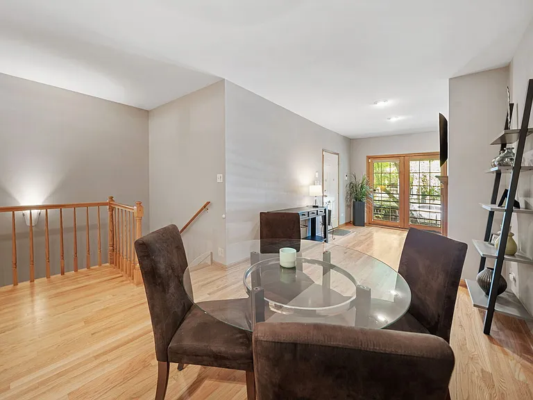 1451 W Walton St #1 — Photo 5