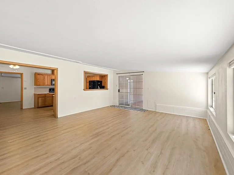 1251 Rees Rd — Photo 12