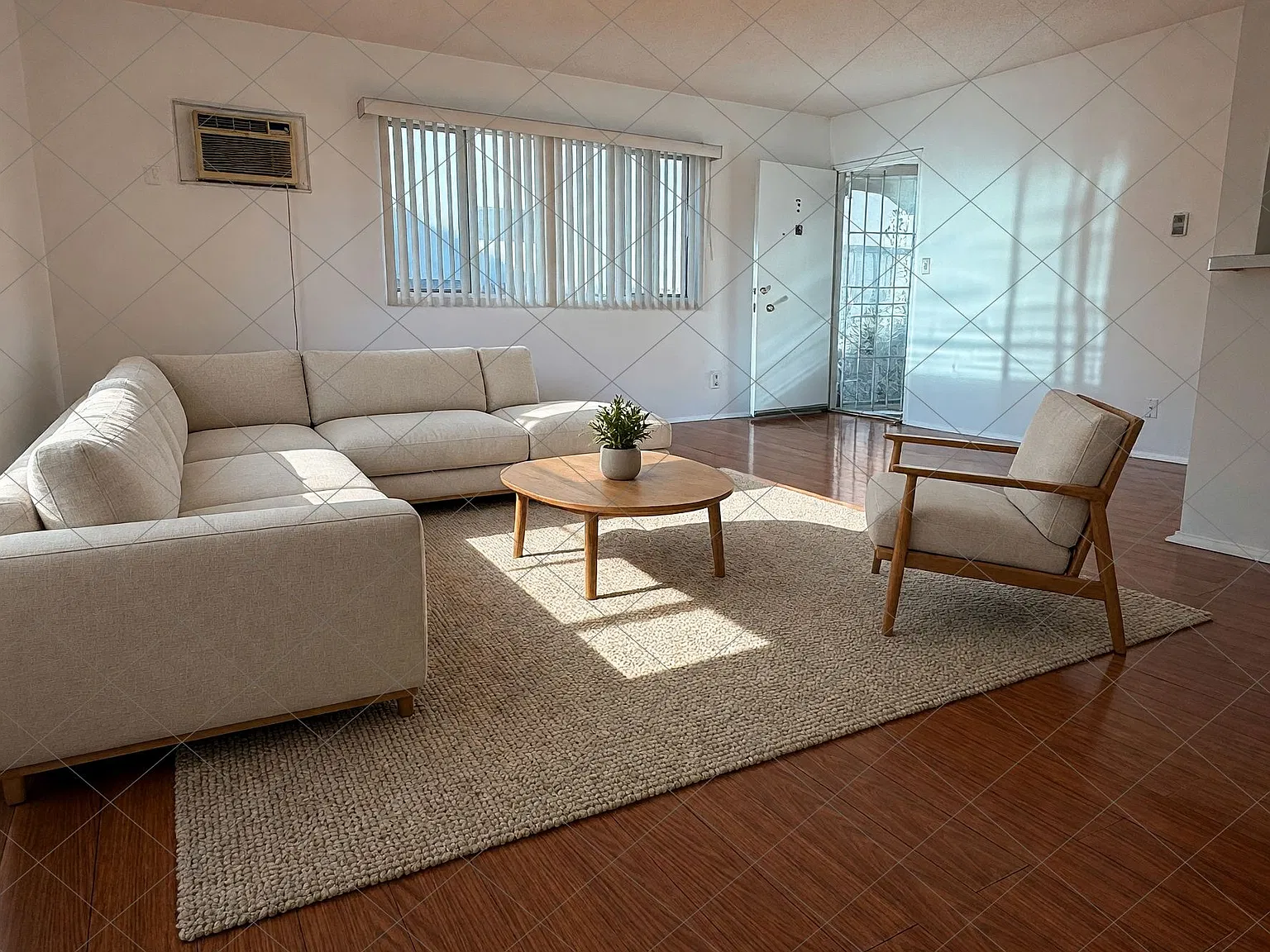 2 bed, 800 sqft, $2,250 — Photo 2
