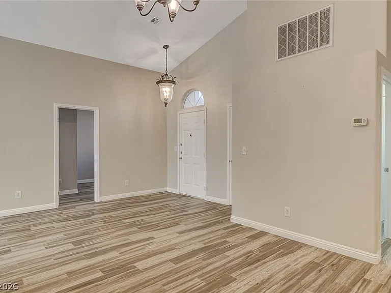 1331 Frost Flower Dr — Photo 4