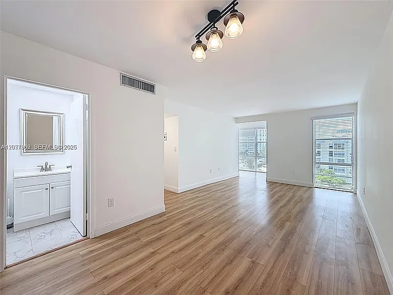 17560 Atlantic Blvd #501 — Photo 12