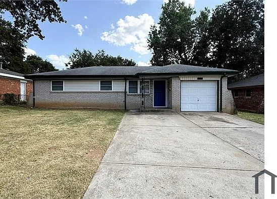 1320 Parkwoods Ter
