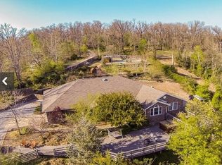 1050 Reed Valley Rd, Fayetteville, AR 72704