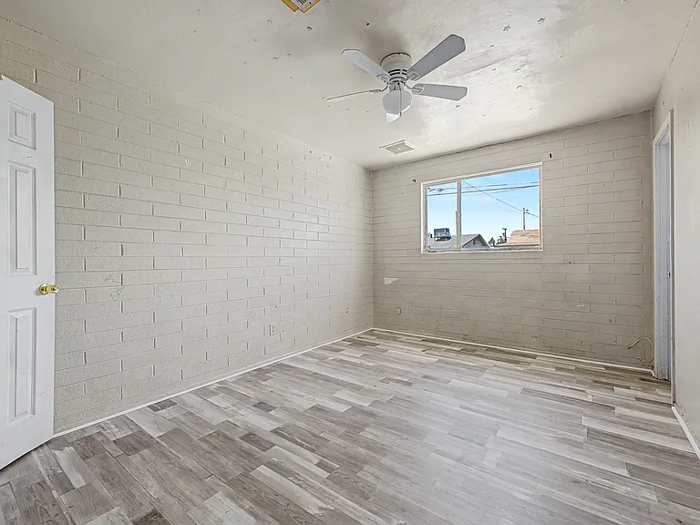 5828 N 63rd Dr — Photo 5