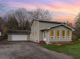 818 S Dearing Rd, Midland, MI 48640