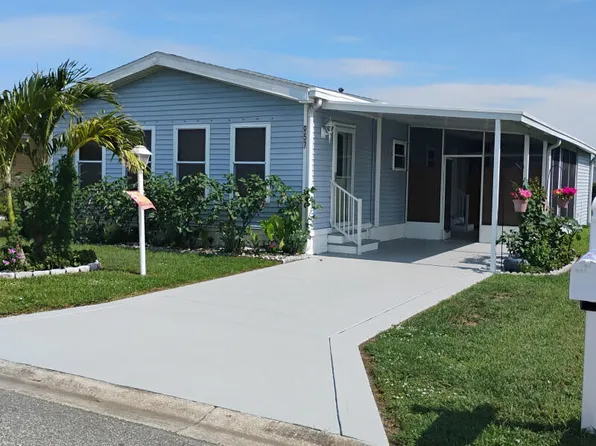 957 Cashew Cir, Barefoot Bay, FL 32976