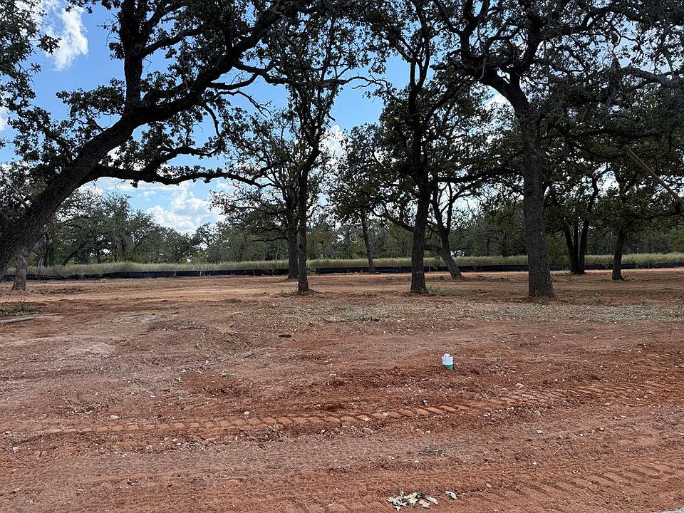 1st image of 809 Lupine Ln