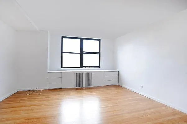 Rented by Town Residential | media 18