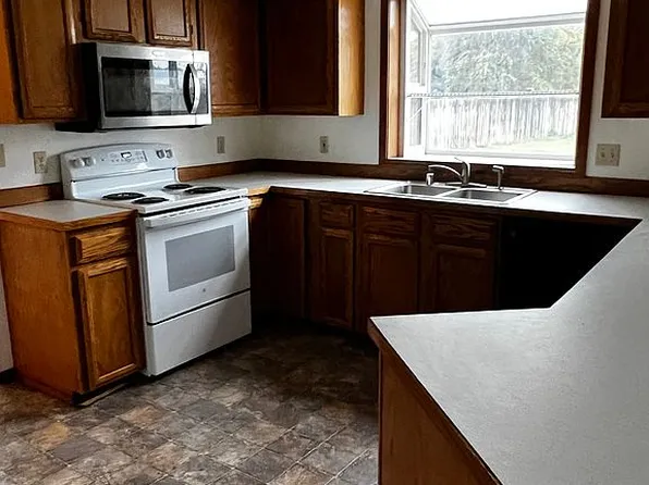 805 S Mockingbird Ct, Othello, WA 99344