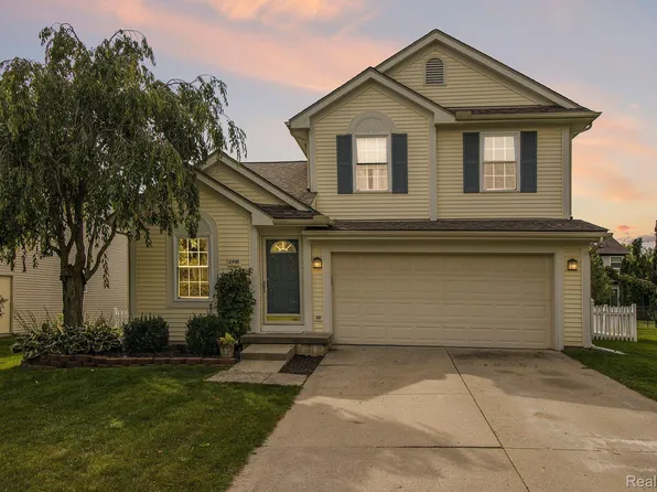 8598 Barrington Dr, Ypsilanti, MI 48198