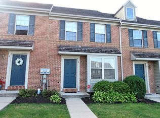 6 Tia Cir, Mount Joy, PA 17552