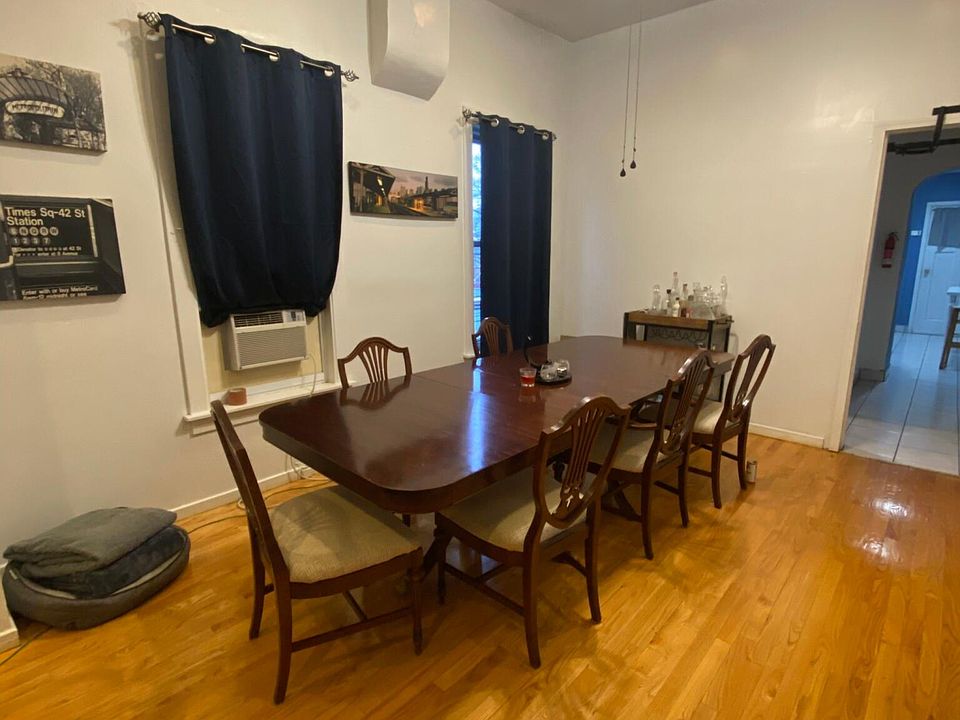 1st image of 815 N Damen #1001