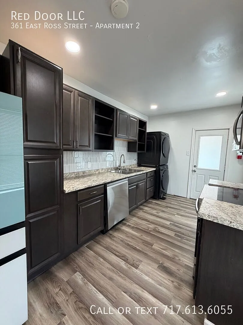 Spacious 3-bedroom great Lancaster location — Photo 3