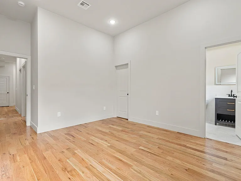 150 W Side Ave #2 — Photo 7