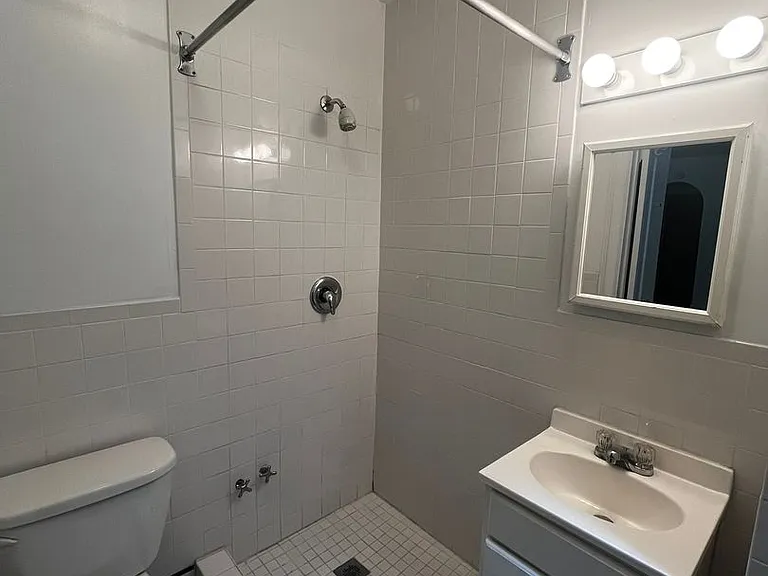 New King Edward Apartments — Photo 93