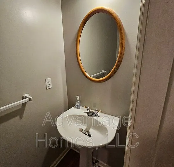 14117 Parkhill Ln — Photo 52