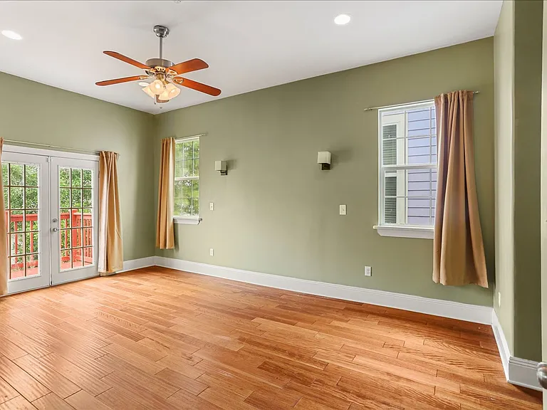 523 S Hennessey St — Photo 7