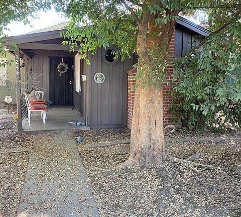 3rd image of 1244 E Saginaw Way