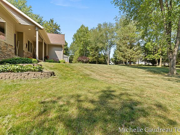 5th image of 6244 Black Creek Dr