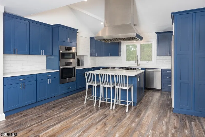 4 bed, 3.0 bath, $6,500 — Photo 3