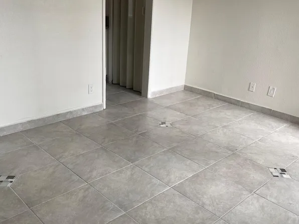 7101 Alabama Ave #20, Canoga Park, CA 91303