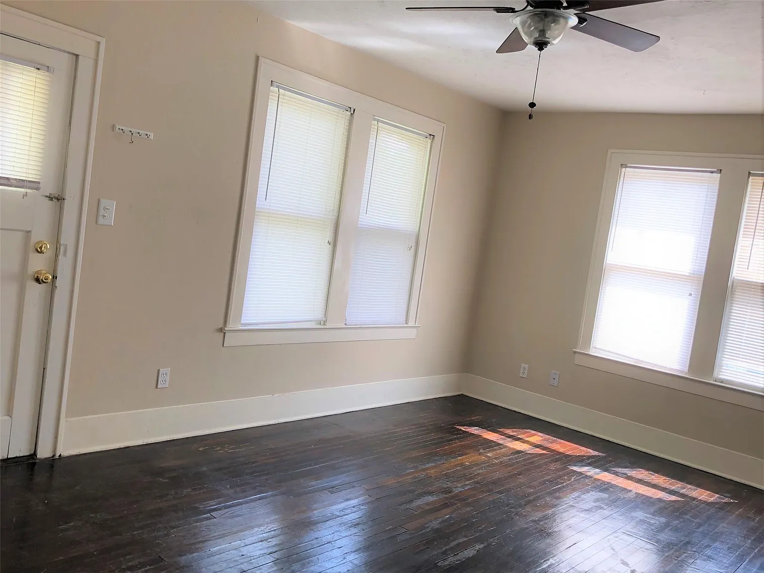 1 bed, 1.0 bath, $795 — Photo 2