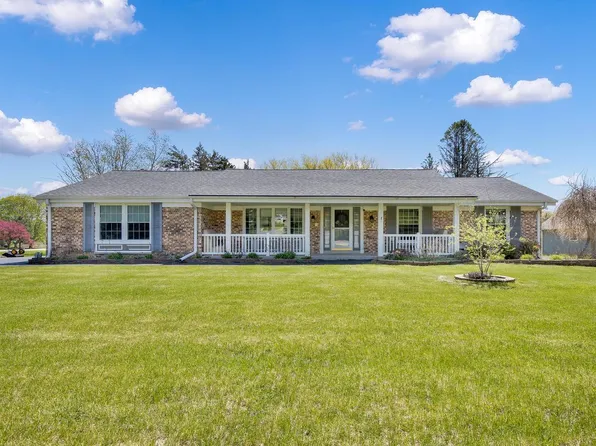 S87W27825 Hidden Lakes DRIVE, Mukwonago, WI 53149