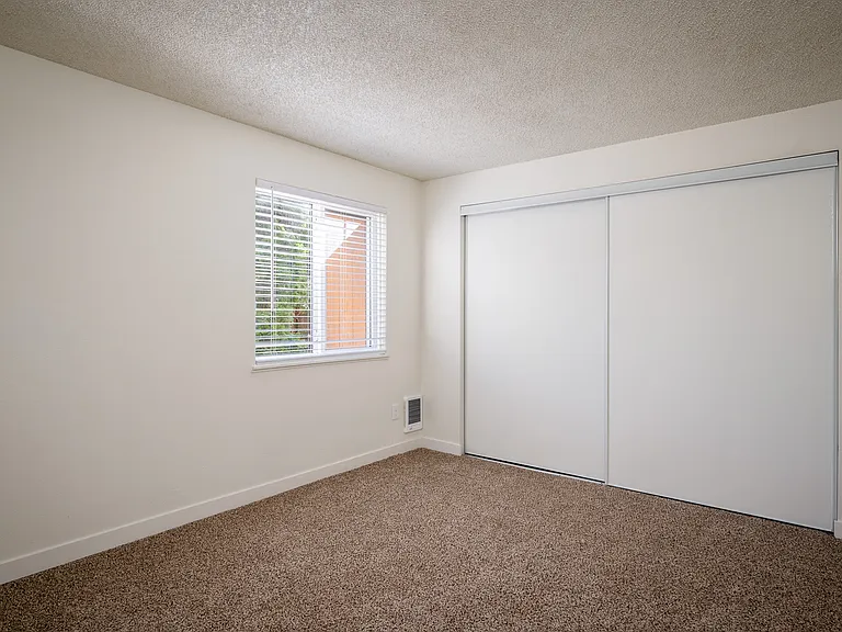 Shady Glen Apartments — Photo 11