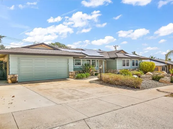 5455 N Alto Dr, San Bernardino, CA 92404