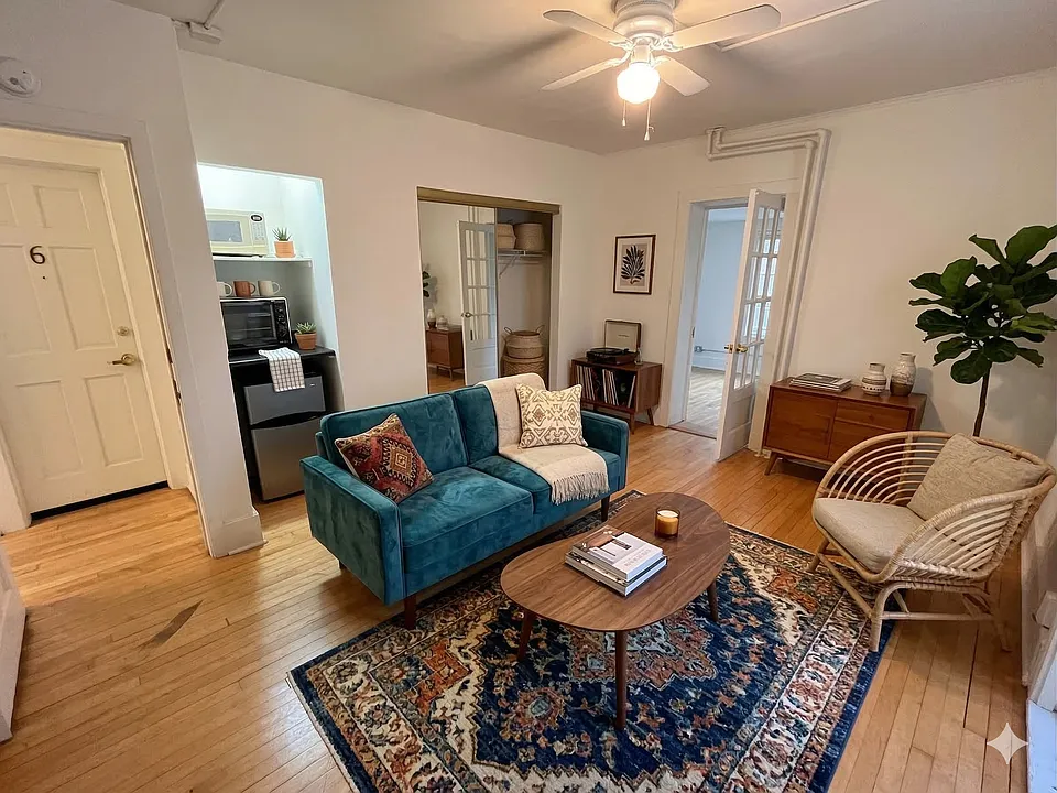 240 W Lakelawn Pl #4