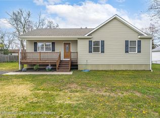 90 Dollmore Ave, Waretown, NJ 08758