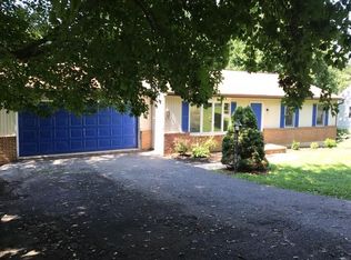 68 Slaymaker Hill Rd, Kinzers, PA 17535