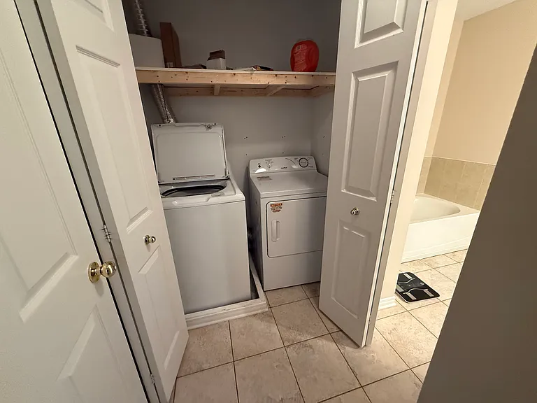 190 Rustic Hills Cres — Photo 7