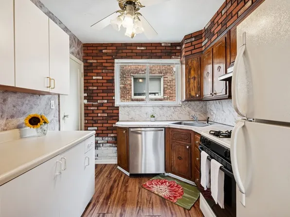 50-06 Marathon Parkway image 5 of 16