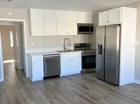 2205-2217 Poinsettia Dr, San Diego, CA 92106