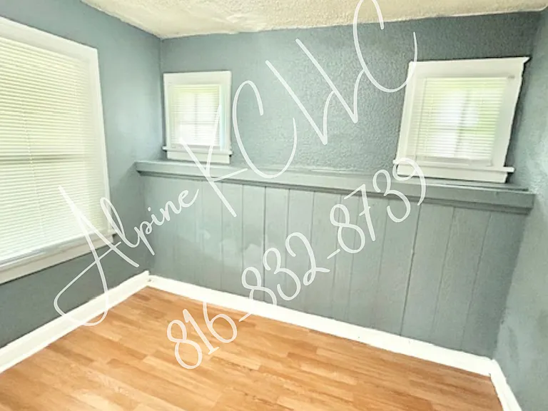 4943 Highland Ave — Photo 10