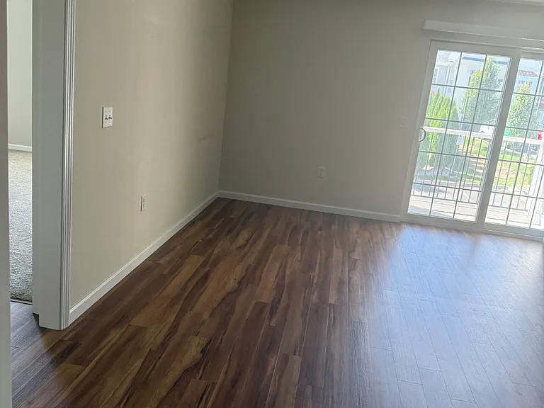 301 Main St #28 — Photo 7