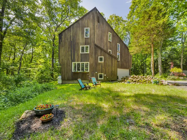 80 Deer Lane, Guilford, CT 06437