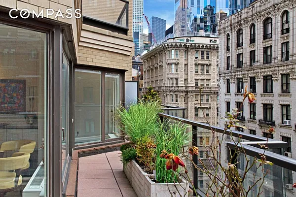 Sold by Compass | media 30