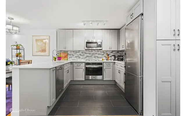 Sold by Douglas Elliman | media 29