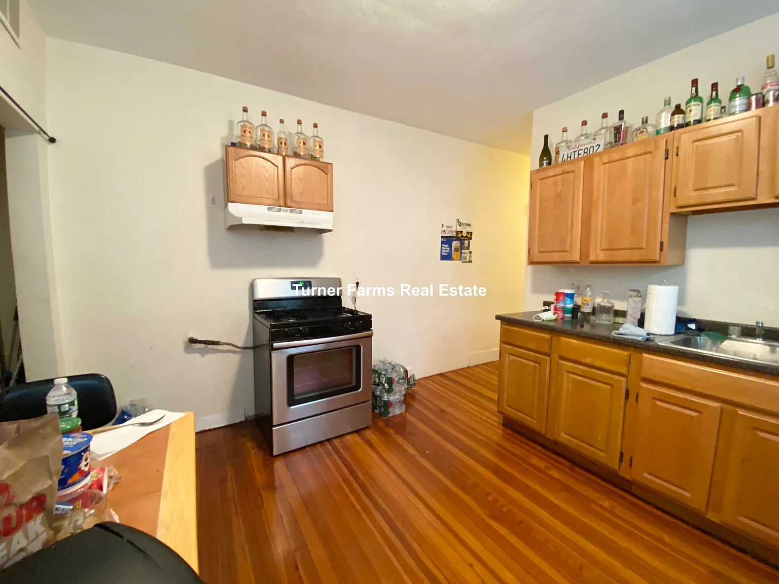3 bed, 9999 sqft, $3,350 — Photo 4