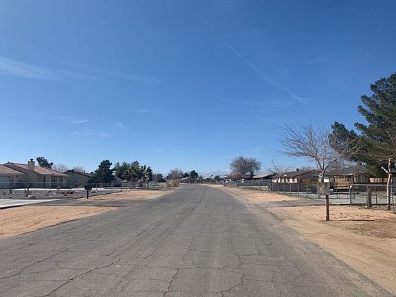 4th image of 21205 Wisteria Rd